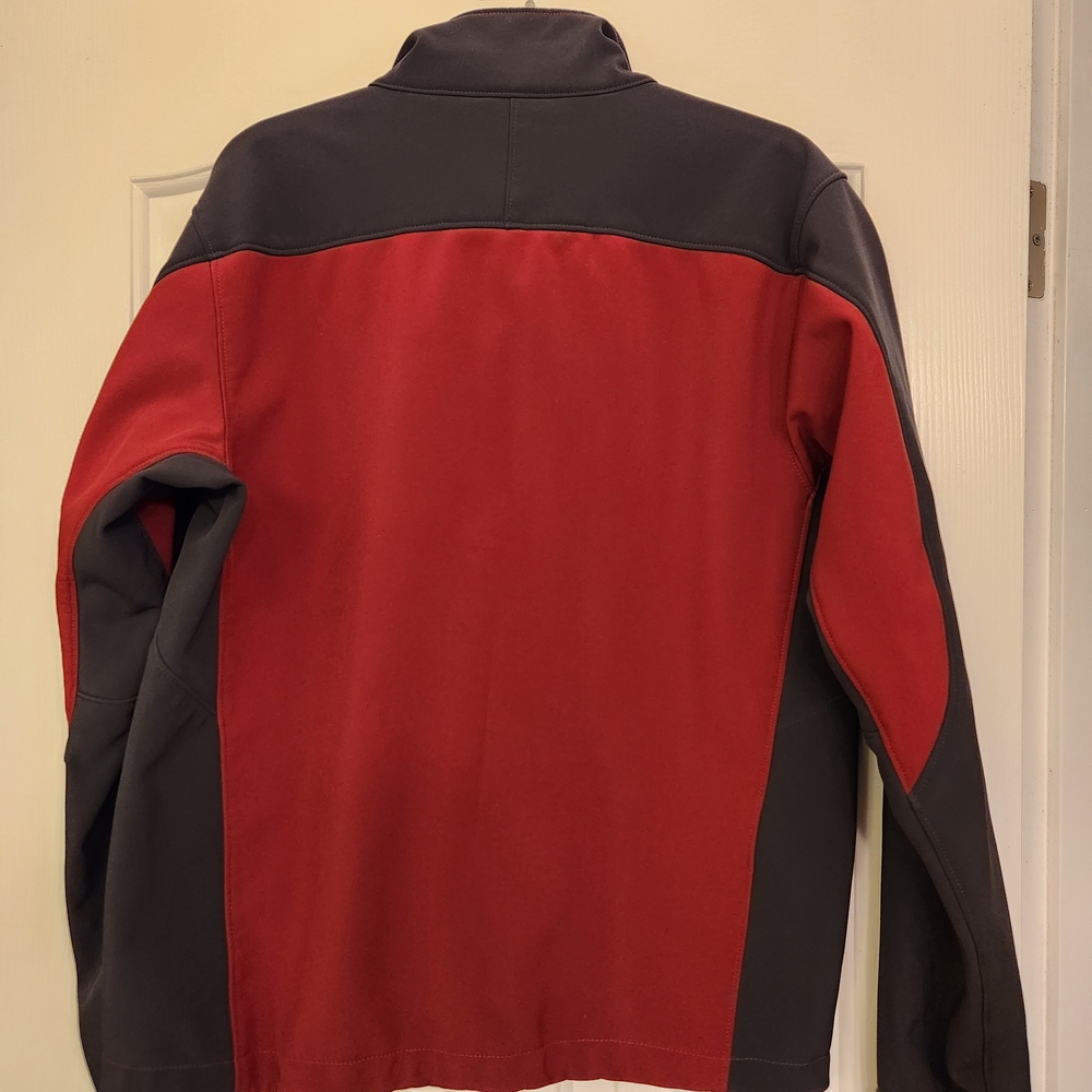 Kirkland Signature Men's Bold Red and Charcoal Jacket - Picture 2 of 3